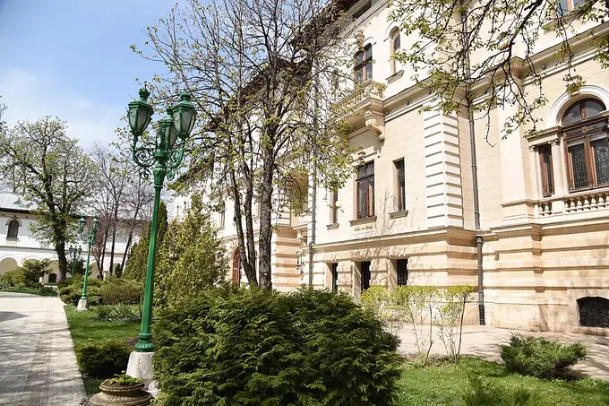 Palatul Cotroceni și biserica mănăstirii, rezidită